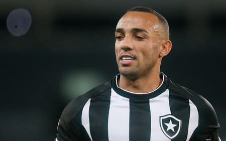 fernando-marcal-botafogo-lateral-aspect-ratio-512-320