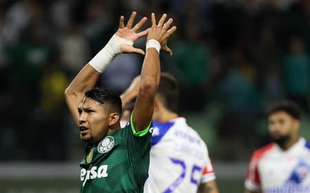 rony_palmeiras_fortaleza_copa_do_brasil-aspect-ratio-512-320