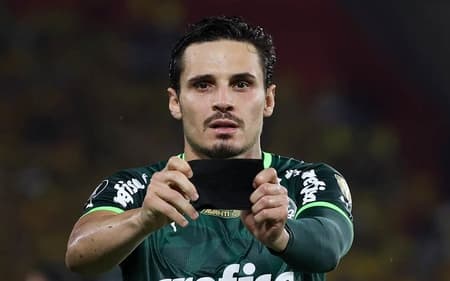 veiga_barcelona_palmeiras_libertadores-aspect-ratio-512-320