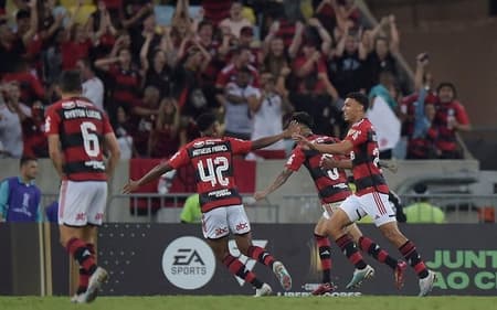victor_hugo_flamengo_racing-aspect-ratio-512-320