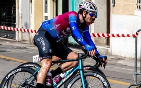Ciclista-morre-aos-17-anos-apos-acidente-em-curva-aspect-ratio-512-320