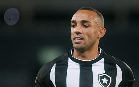 fernando-marcal-botafogo-lateral-aspect-ratio-512-320