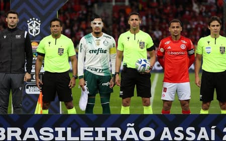 gustavo_gomez_internacional_palmeiras_brasileirao_2023-aspect-ratio-512-320