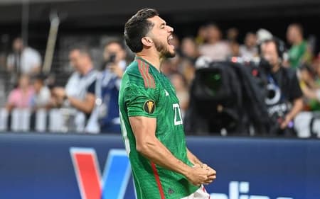 mexico-jamaica-henry-martin-futebol-latino-aspect-ratio-512-320
