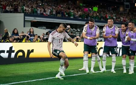 mexico-supera-costa-rica-e-vai-a-semifinal-da-copa-ouro-Futebol-Latino-aspect-ratio-512-320