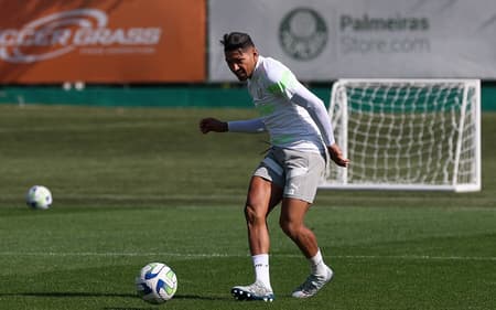 rony_treino_palmeiras_1_julho_2023-aspect-ratio-512-320