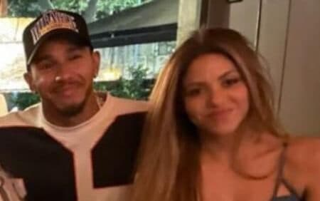 shakira-ao-lado-de-lewis-hamilton-apos-corrida-da-formula-1-1685927063415_v2_450x600-aspect-ratio-512-320