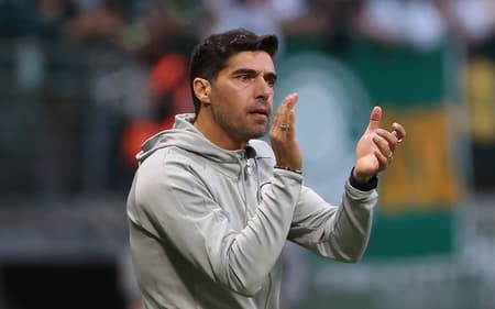 abel_ferreira_palmeiras_fortaleza_brasileirao_2023-aspect-ratio-512-320