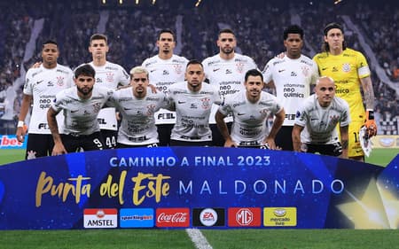 Corinthians-Posado-Fortaleza-scaled-aspect-ratio-512-320