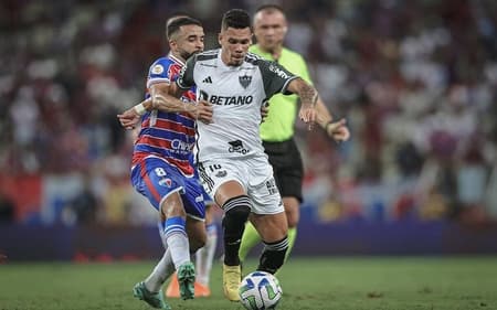 fortaleza_atletico_mineiro_paulinho-aspect-ratio-512-320