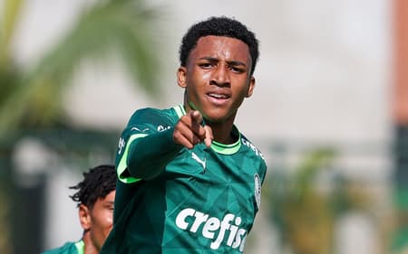 lucas_henrique_palmeiras_sub_152-aspect-ratio-512-320