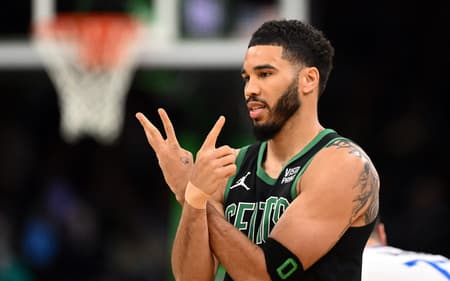 AFP__20240302__2051820213__v2__HighRes__DallasMavericksVBostonCeltics-scaled-aspect-ratio-512-320