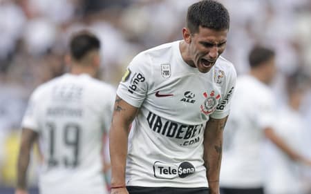 Corinthians-Portuguesa-Rojas-scaled-aspect-ratio-512-320