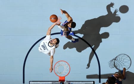 AFP__20240407__2136583586__v1__HighRes__Philadelphia76ersVMemphisGrizzlies-scaled-aspect-ratio-512-320