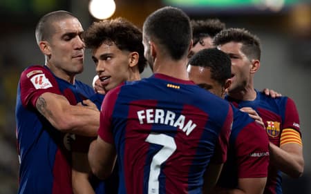 AFP__20240413__34PD6E6__v1__HighRes__FblEspLigaCadizBarcelona-1-scaled-aspect-ratio-512-320