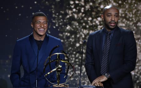 AFP__20220515__32A77J2__v1__HighRes__FblFraUnfpAwards-scaled-aspect-ratio-512-320