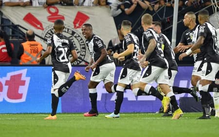 Corinthians-Ponte-Preta-Paulistao-aspect-ratio-512-320