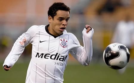 lulinha-corinthians-600x400_Easy-Resize.com_-aspect-ratio-512-320