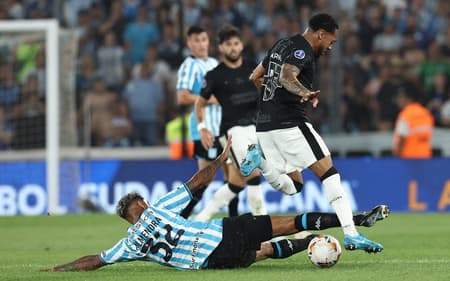 AFP__20241101__36LD3BX__v1__HighRes__FblSudamericanaRacingCorinthians-scaled-aspect-ratio-512-320