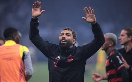 Gabigol-comemora-classificacao-do-Flamengo-sobre-o-Corinthians-na-semifinal-da-Copa-do-Brasil-scaled-aspect-ratio-512-320