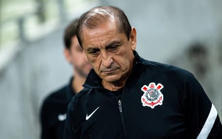 Tecnico-Ramon-Diaz-Fortaleza-Corinthians-scaled-aspect-ratio-512-320