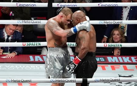 AFP__20241116__36MM439__v2__HighRes__TopshotUsBoxingTysonPaulHeavyweight-scaled-aspect-ratio-512-320