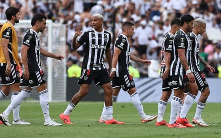 AFP__20241130__36NV79Q__v1__HighRes__FblLibertadoresMineiroBotafogo-scaled-aspect-ratio-512-320