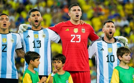 Dibu-Martinez-Brasil-Argentina_Easy-Resize.com_-aspect-ratio-512-320