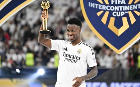 AFP__20241218__36QM3FY__v1__HighRes__FblFifaQatRealMadridPachuca-scaled-aspect-ratio-512-320