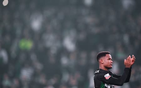 AFP__20241229__36RQ8EX__v1__HighRes__FblPorLigaSportingBenfica-scaled-aspect-ratio-512-320