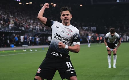 Romero-Corinthians-Fortaleza-scaled-aspect-ratio-512-320