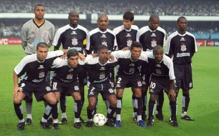 corinthians-2000_Easy-Resize.com_-aspect-ratio-512-320
