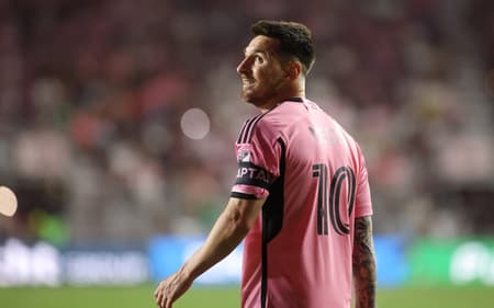 AFP__20240407__34NU3BJ__v1__HighRes__FootballMajorLeagueSoccerMlsRegularSeasonInterM-scaled-aspect-ratio-512-320