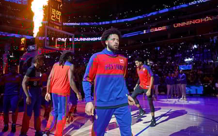 AFP__20250105__2191870465__v1__HighRes__MinnesotaTimberwolvesVDetroitPistons-scaled-aspect-ratio-512-320
