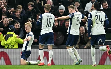 AFP__20250108__36TC4YH__v1__HighRes__FblEngLcupTottenhamLiverpool-scaled-aspect-ratio-512-320