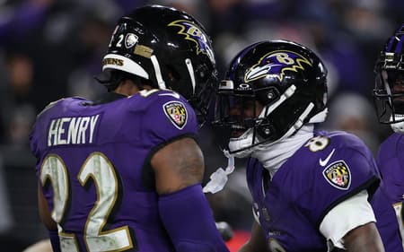 AFP__20250112__2193487287__v2__HighRes__AfcWildCardPlayoffsPittsburghSteelersVBaltim-scaled-aspect-ratio-512-320