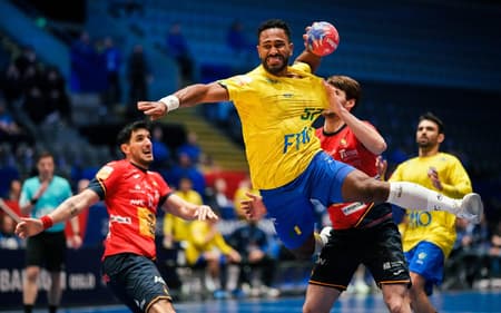 AFP__20250126__36W74HY__v1__HighRes__HandballWorldMenEspBra-scaled-aspect-ratio-512-320