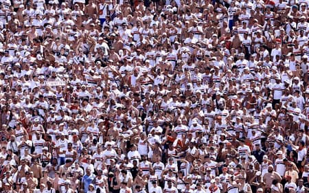Torcida-do-Sao-Paulo-presente-na-final-da-Copinha-contra-o-Corinthians-scaled-aspect-ratio-512-320