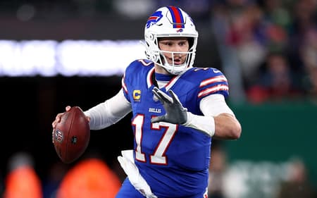 AFP__20241016__2178551361__v3__HighRes__BuffaloBillsVNewYorkJets-scaled-aspect-ratio-512-320