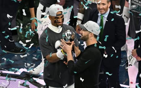 AFP__20250210__36XF8T6__v1__HighRes__SuperBowlLixBetweenTheKansasCityChiefsAndThePhi-scaled-aspect-ratio-512-320
