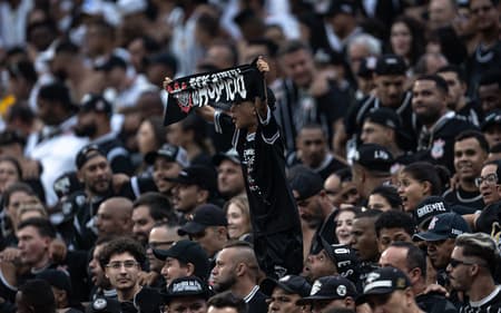 Torcida-do-Corinthians-aspect-ratio-512-320