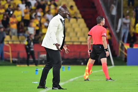 O Barcelona do treinador por Segundo Castillo venceu o Corinthians por 2 a 0 (Foto: Marcos Pin/AFP)