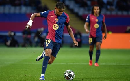 AFP__20250311__36ZQ2MF__v1__HighRes__FblEurC1BarcelonaBenfica-scaled-aspect-ratio-512-320