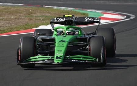 AFP__20250322__37HE2Z6__v1__HighRes__AutoPrixF1ChnQualifying-scaled-aspect-ratio-512-320