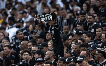 Torcida-do-Corinthians-aspect-ratio-512-320