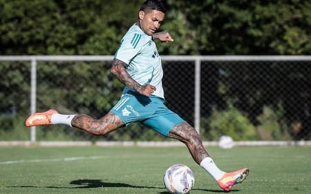 Atacante Dudu em treino do Cruzeiro na Toca da Raposa (Foto: Gustavo Aleixo/Cruzeiro)