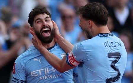 AFP__20250427__43NL4XV__v2__HighRes__FblEngFacupNottinghamForestManCity-scaled-aspect-ratio-512-320