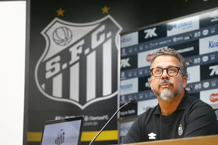 Cléber Xavier apresentado no Santos