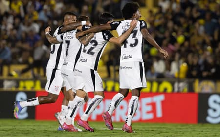 Hector Hernandez comemora seu gol em Novorizontino x Corinthians, no estádio Jorge Ismael de Biasi, pela Copa do Brasil 2025 (foto: Joisel Amaral/AGIF).