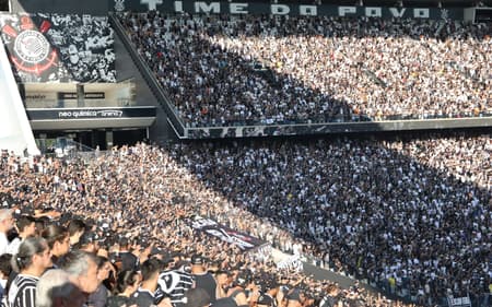 Torcida-Corinthians-Neo-Quimica-Arena-scaled-aspect-ratio-512-320